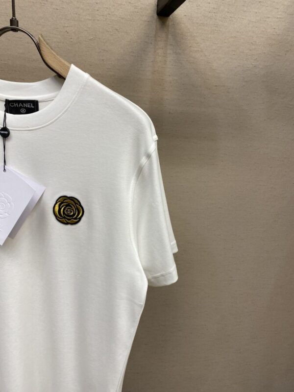 CHANEL T-Shirt - Image 4