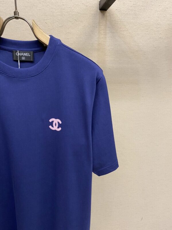 CHANEL T-Shirt - Image 4