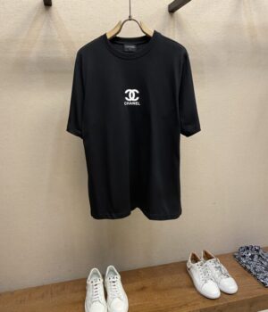 CHANEL T-Shirt