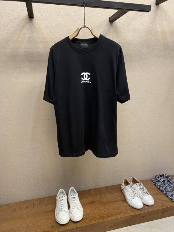CHANEL T-Shirt