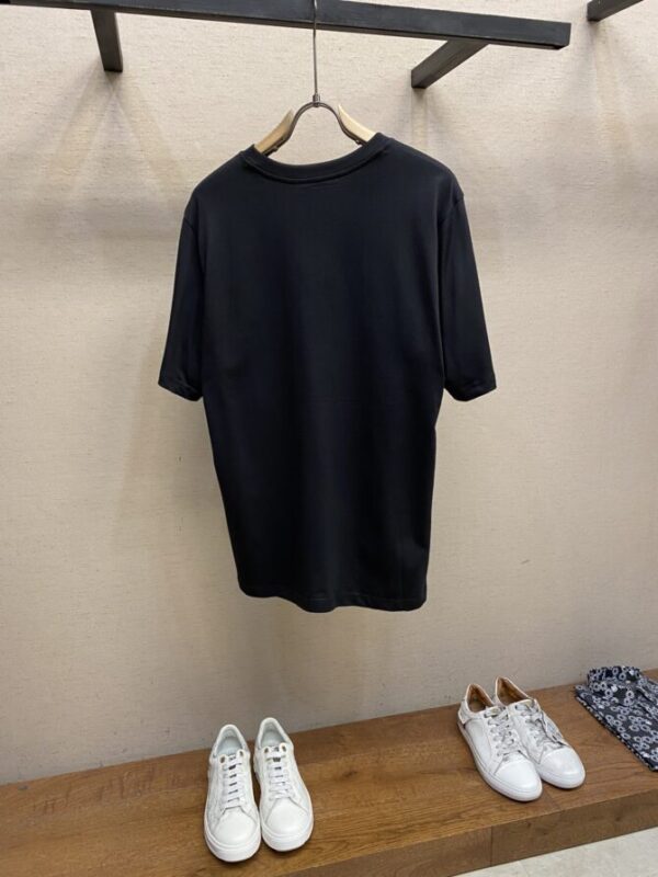 CHANEL T-Shirt - Image 2