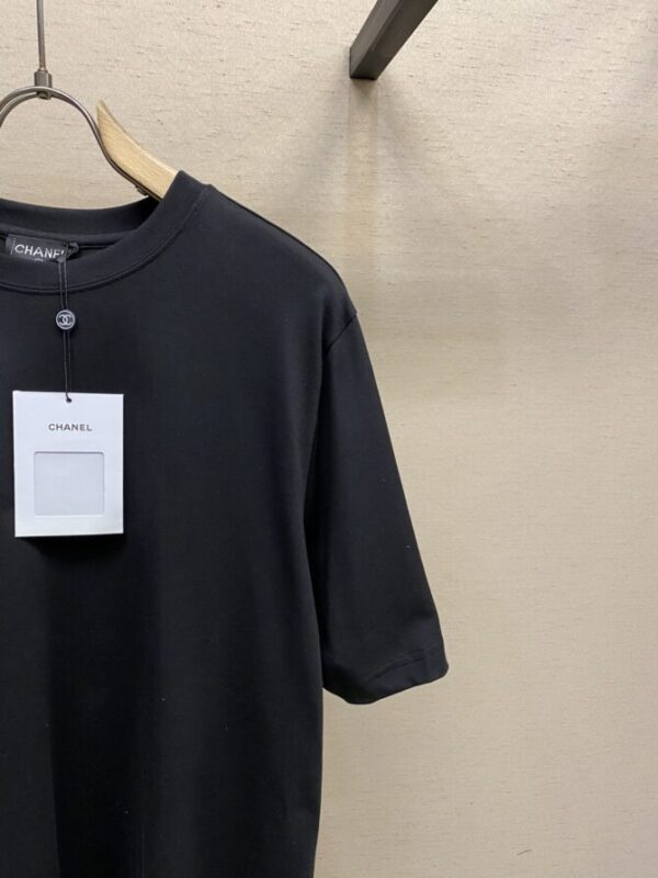 CHANEL T-Shirt - Image 4