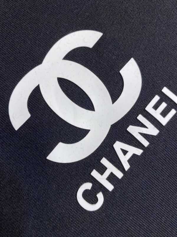 CHANEL T-Shirt - Image 5