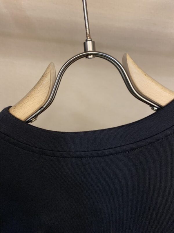 CHANEL T-Shirt - Image 7