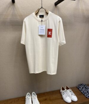 CHANEL T-Shirt