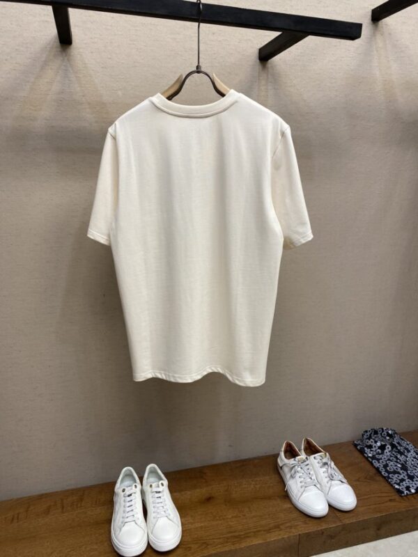 CHANEL T-Shirt - Image 2