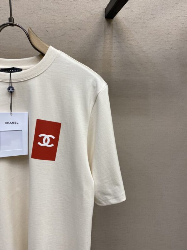 CHANEL T-Shirt - Image 4