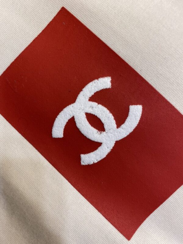 CHANEL T-Shirt - Image 5