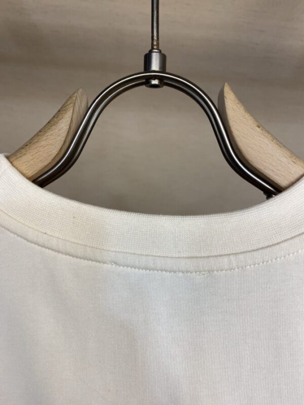CHANEL T-Shirt - Image 7