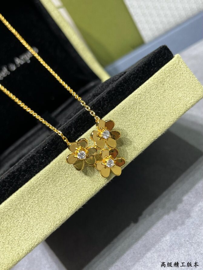 VCA Necklace - Image 2