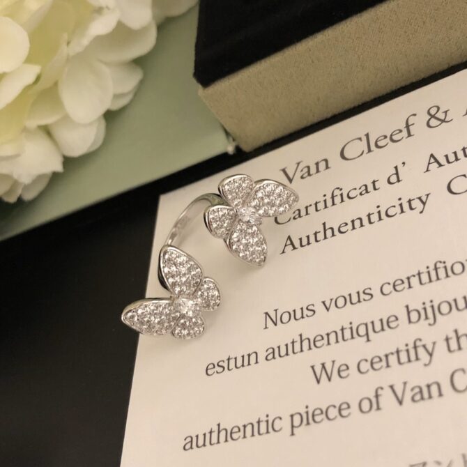 VCA Ring