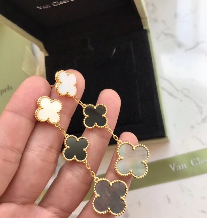 VCA Earring - Image 4