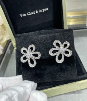 VCA Earring