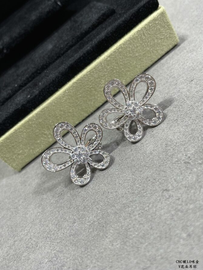 VCA Earring - Image 3