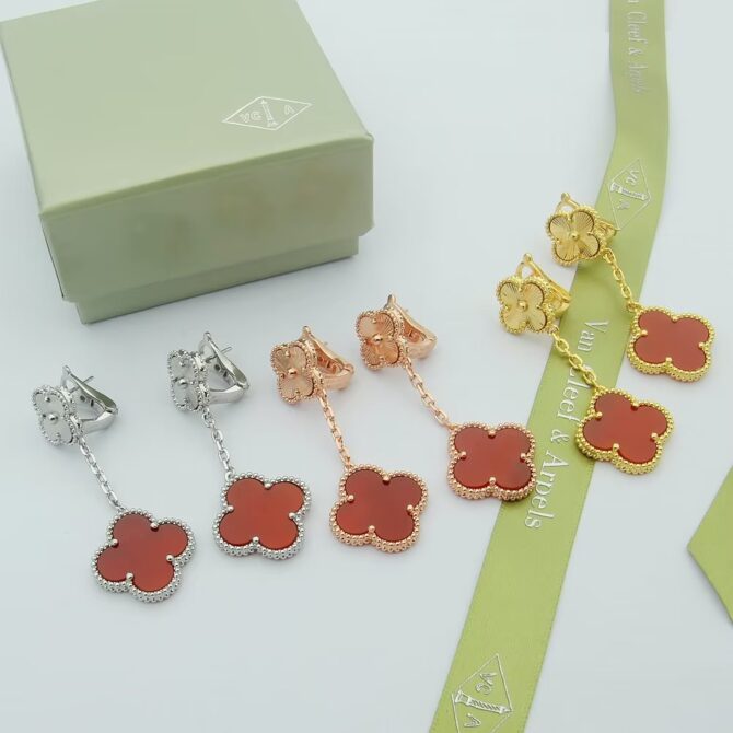 VCA Earring