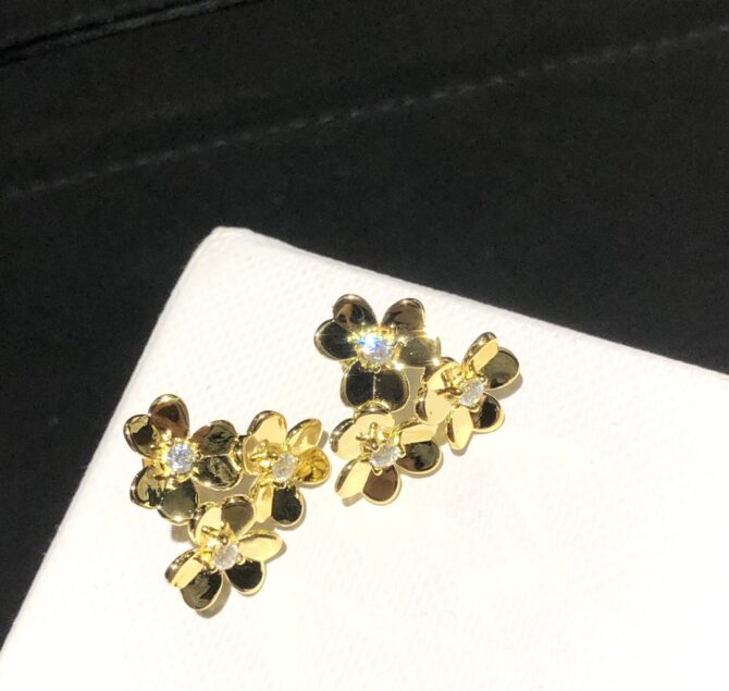 VCA Earring - Image 4