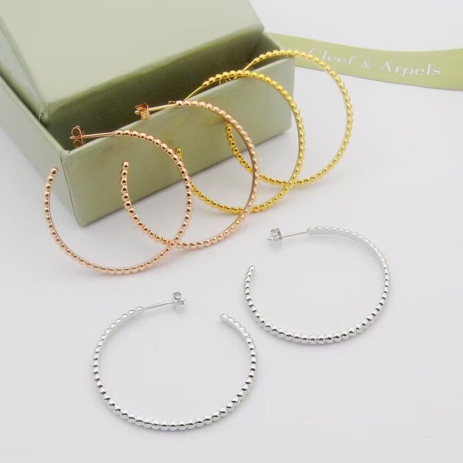 VCA Earring