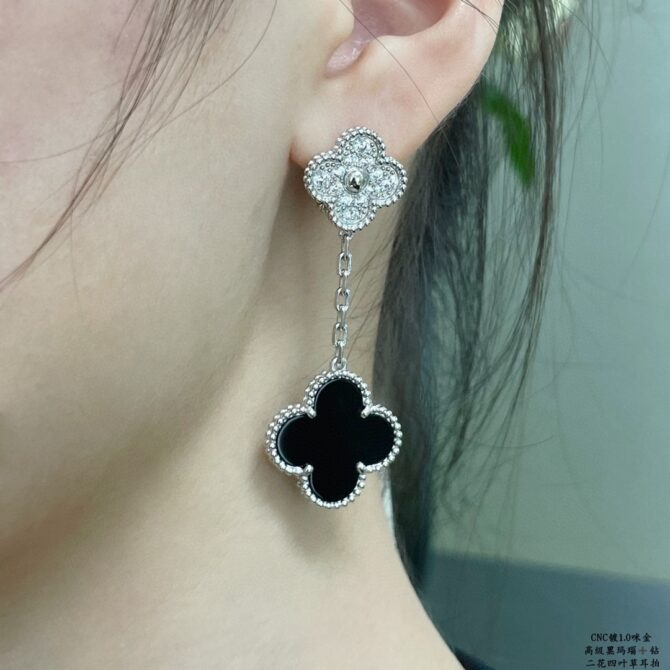 VCA Earring - Image 4