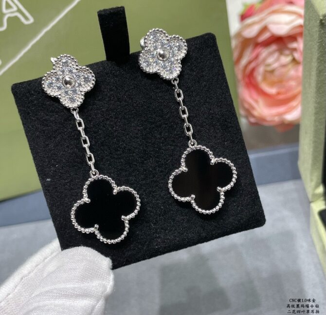 VCA Earring