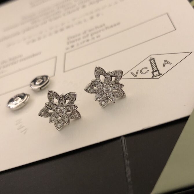 VCA Earring