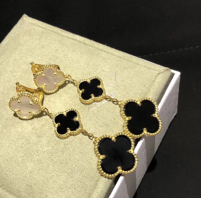 VCA Earring - Image 3