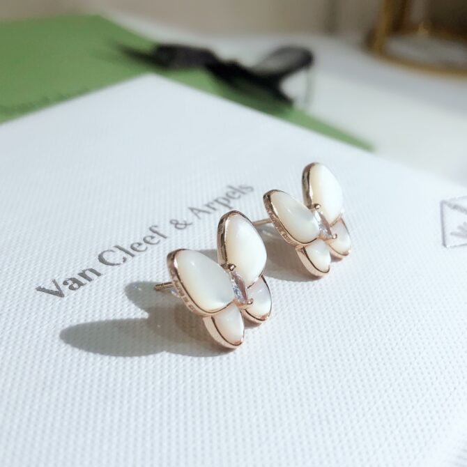 VCA Earring - Image 2