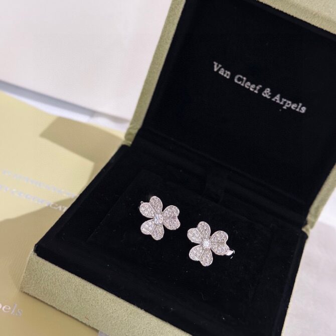 VCA Earring