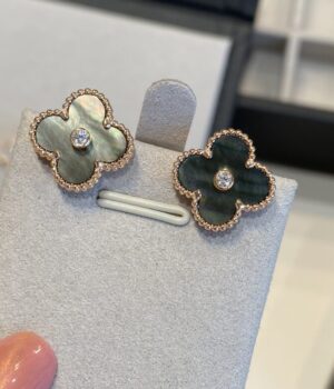 VCA Earring