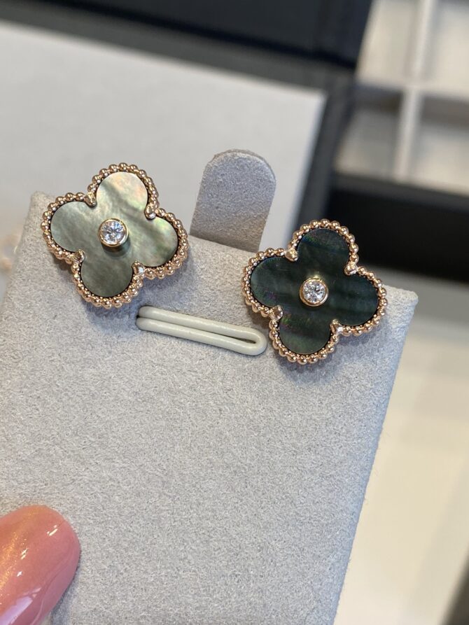 VCA Earring