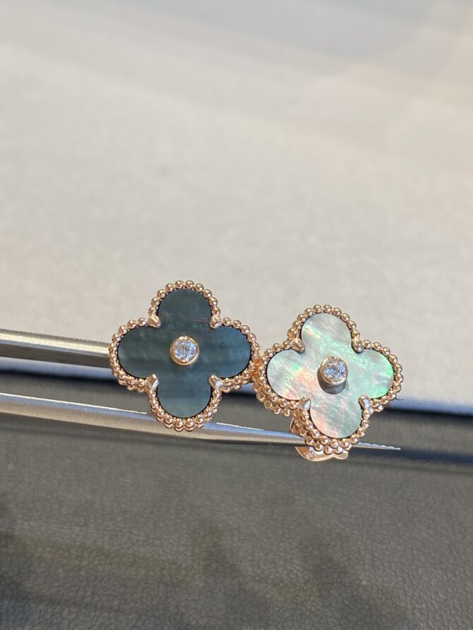 VCA Earring - Image 3