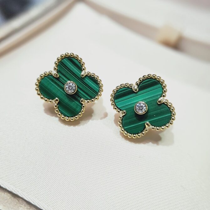 VCA Earring