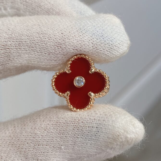 VCA Earring - Image 4