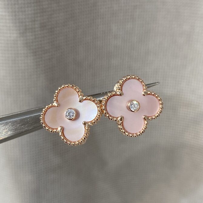 VCA Earring