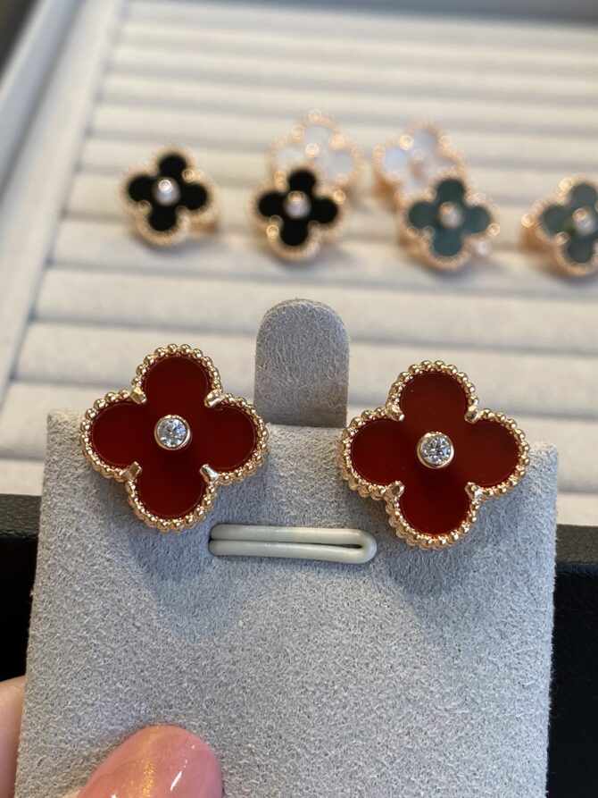 VCA Earring - Image 2