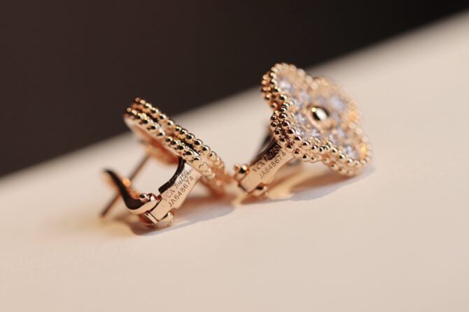 VCA Earring - Image 3
