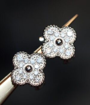 VCA Earring