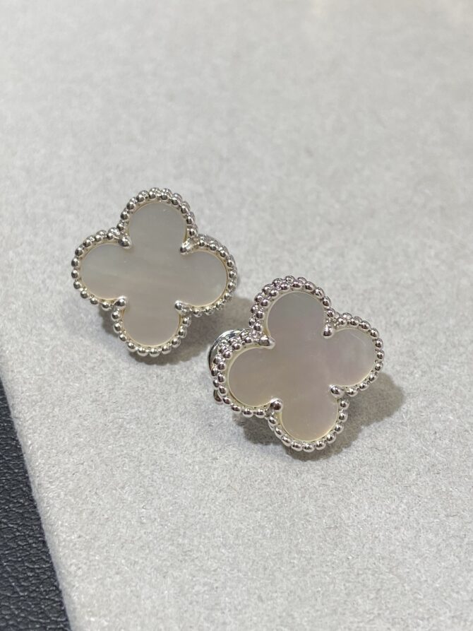 VCA Earring - Image 3