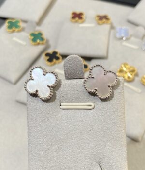 VCA Earring