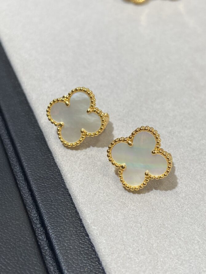 VCA Earring