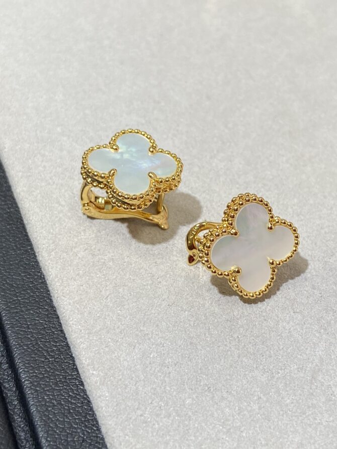 VCA Earring - Image 3