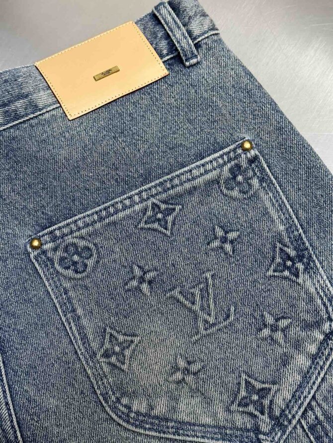 LV Short - Image 3