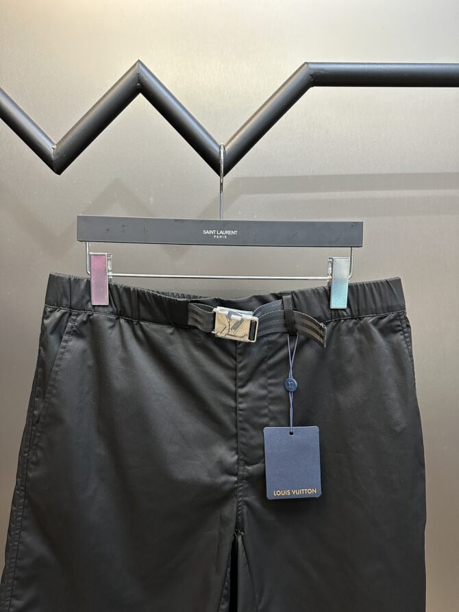 LV Short - Image 3