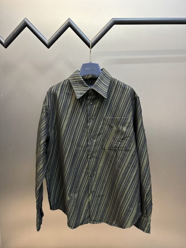 LV T-Shirt