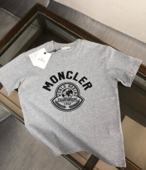 Moncler T-shirt