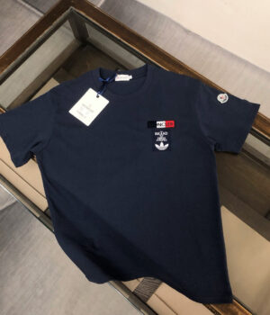Moncler T-shirt