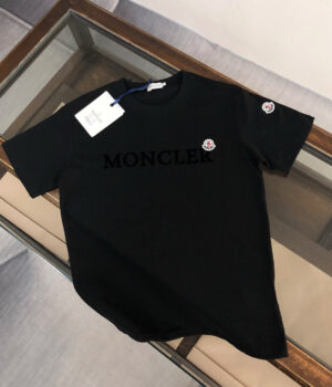 Moncler T-shirt