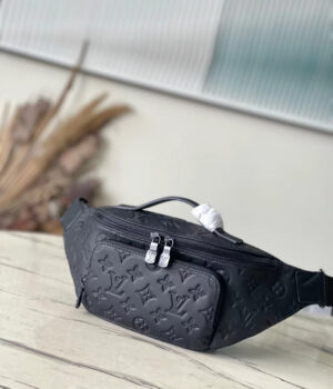 LV Chest Bag M47058