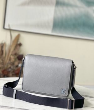 LV District Messenger Bag M30851