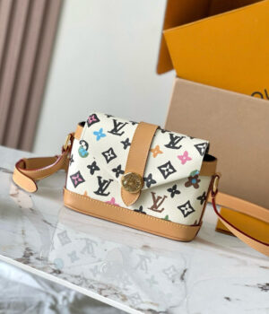 LV Envelope M83346