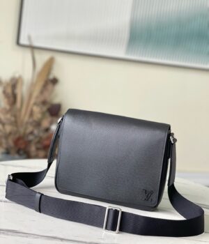LV Messenger Bag M30850
